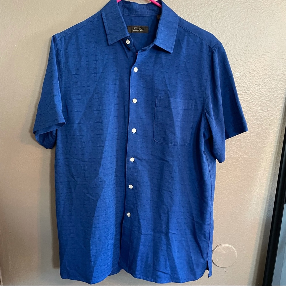 Tasso Elba men’s silk blend small button up.